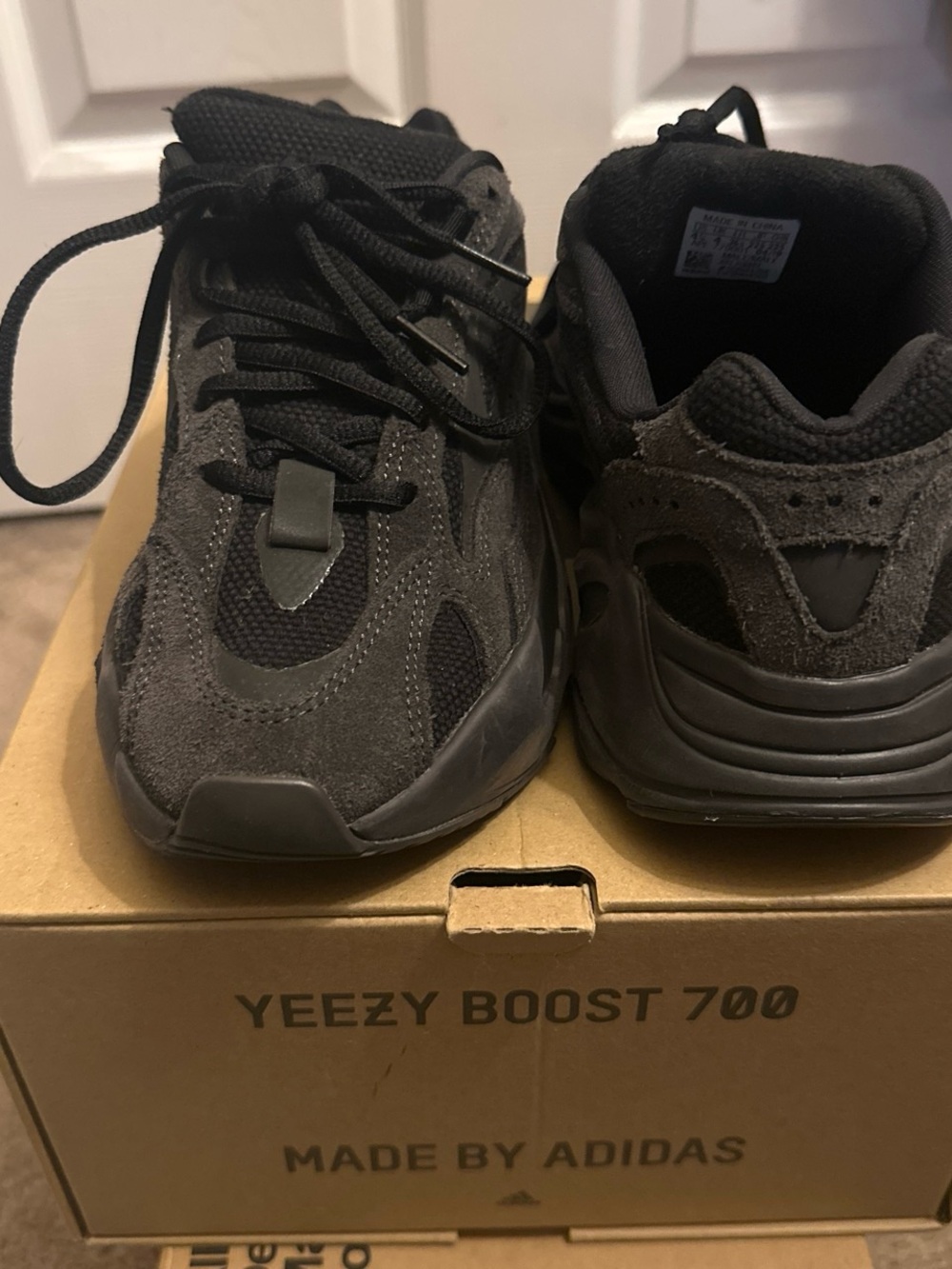 adidas Yeezy Boost 700 Men’s Black Sneaker